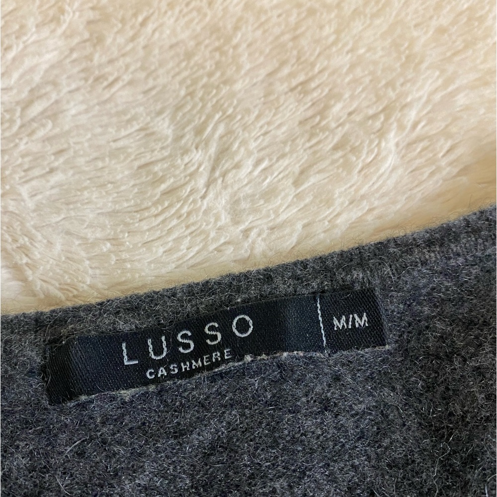 Lusso 100% Cashmere Sweater Vneck Medium